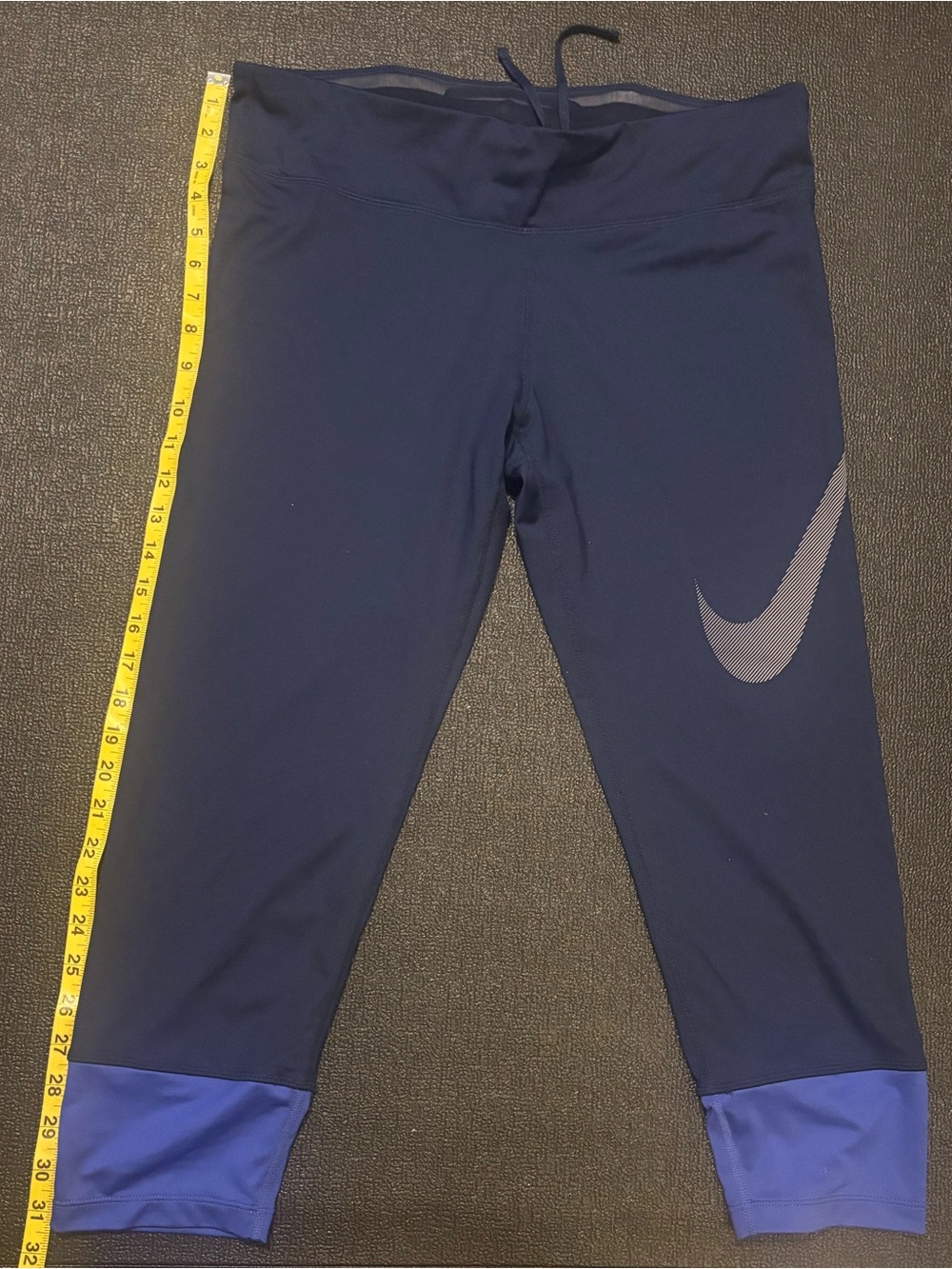Size XL Women’s Nike Navy and Royal Blue Athletic Capri Leggings